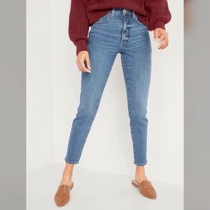 NWT High-waisted straight ankle jeans
